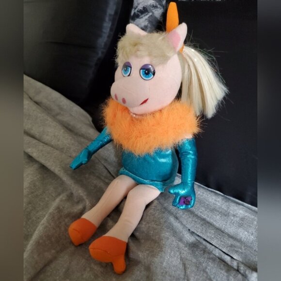 Vintage Jim Henson TM Miss Piggy Stuffed Plush Muppet's Doll Dress-Up Toy - Picture 2 of 4